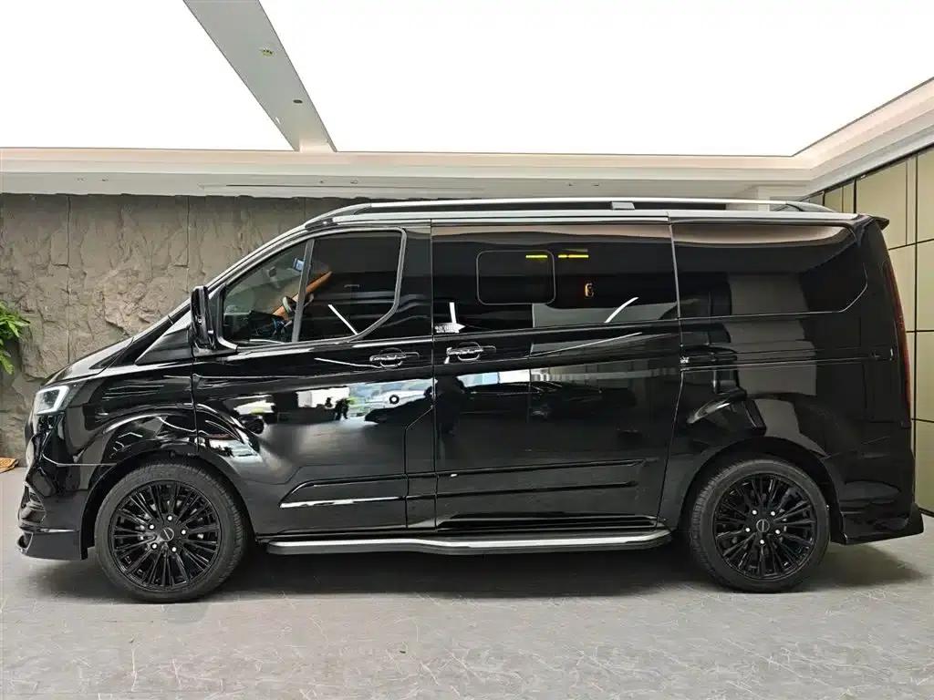 Tourneo 2024 2.0T Automatic Premium Plus Edition — миниатюра 3