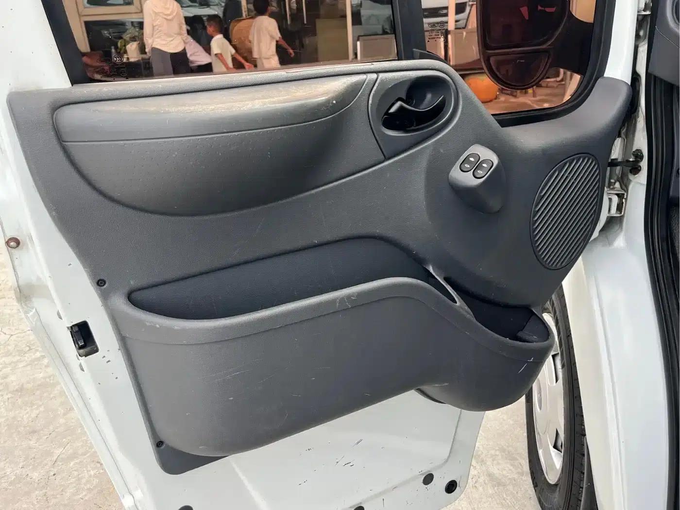 New Generation Ford Transit 2013 2.4T Diesel Luxury Short Wheelbase Mid-Low Roof (National III Emission Standard) — миниатюра 6