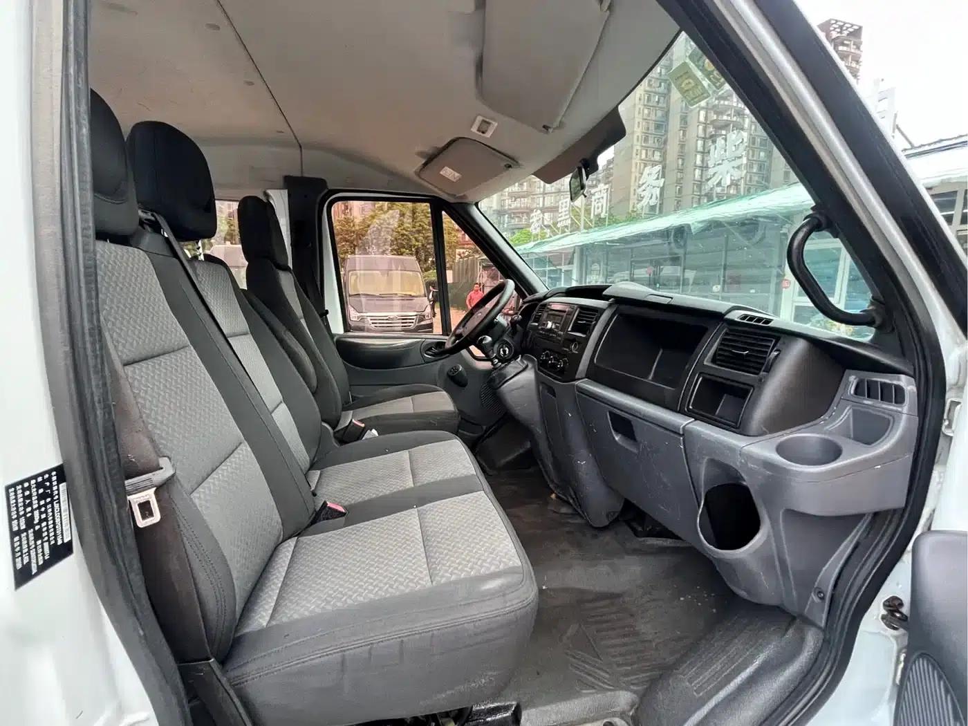 New Generation Ford Transit 2013 2.4T Diesel Luxury Short Wheelbase Mid-Low Roof (National III Emission Standard) — миниатюра 9