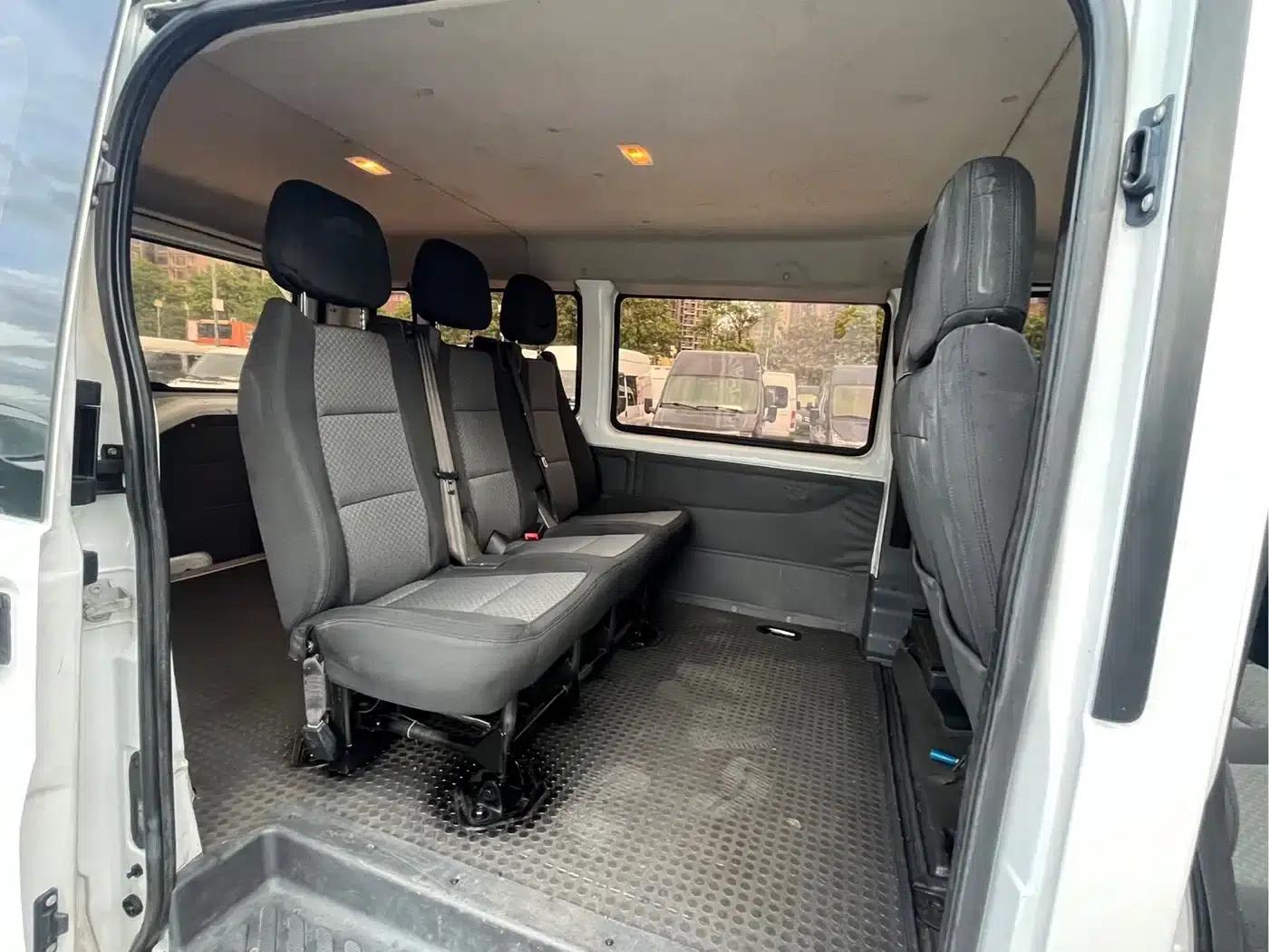 New Generation Ford Transit 2013 2.4T Diesel Luxury Short Wheelbase Mid-Low Roof (National III Emission Standard) — миниатюра 10