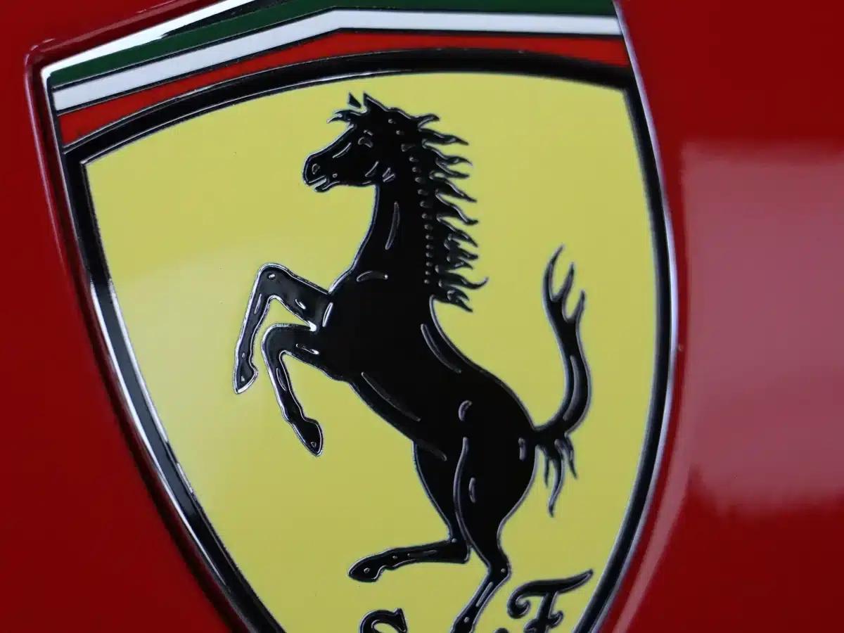 2015 Ferrari 488 GTB — миниатюра 15