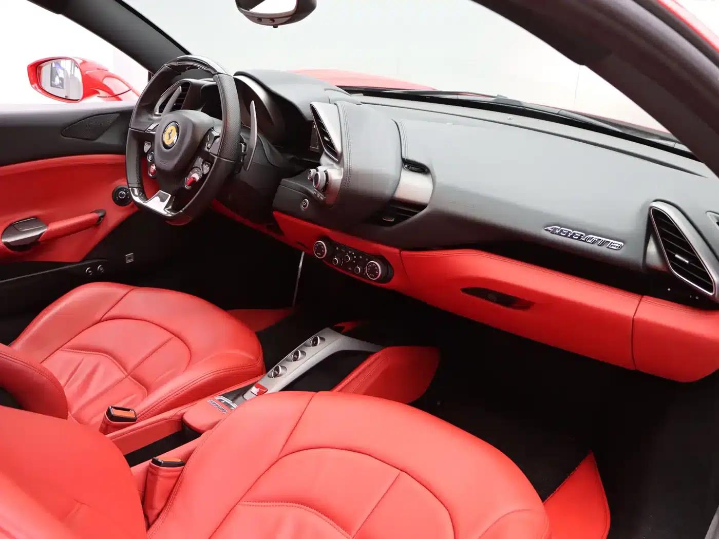 2015 Ferrari 488 GTB — миниатюра 25