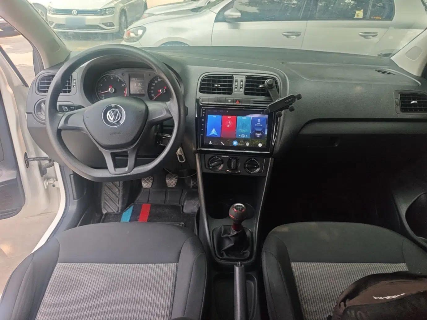 Volkswagen Polo 2016 1.4L Manual Fashion Model — миниатюра 12
