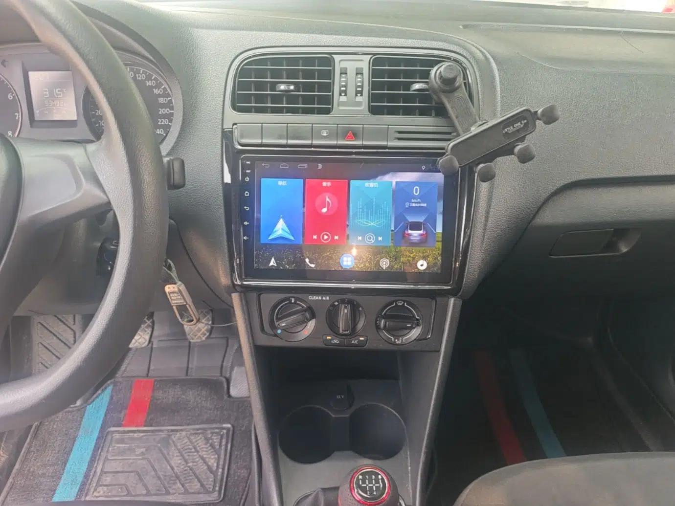 Volkswagen Polo 2016 1.4L Manual Fashion Model — миниатюра 15