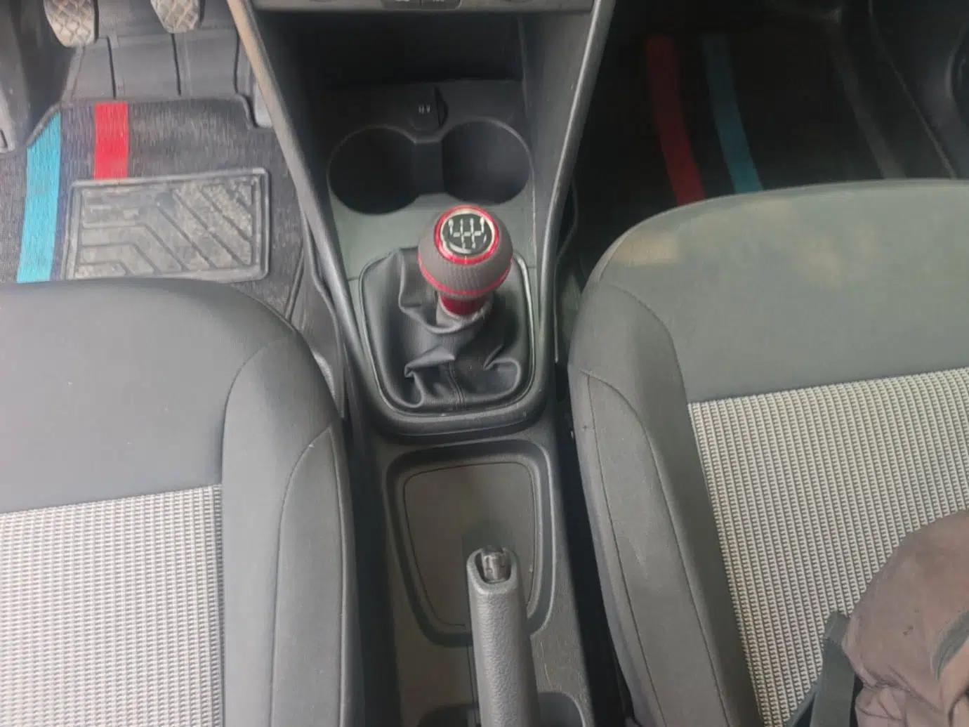 Volkswagen Polo 2016 1.4L Manual Fashion Model — миниатюра 16