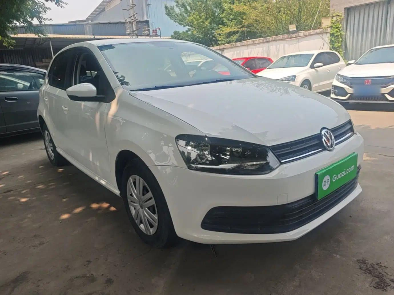 Volkswagen Polo 2016 1.4L Manual Fashion Model — миниатюра 3