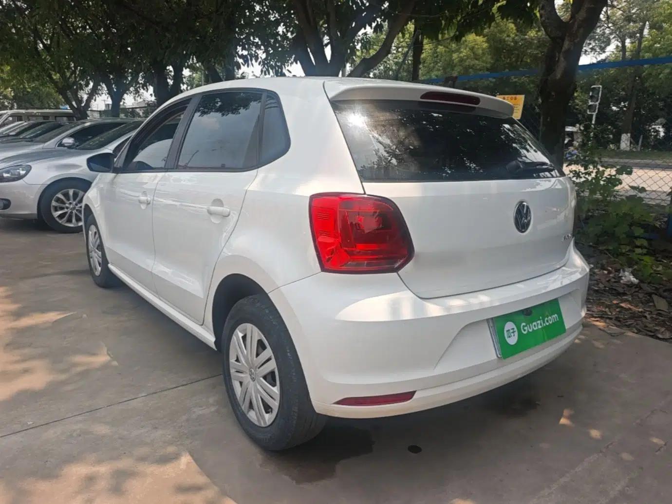 Volkswagen Polo 2016 1.4L Manual Fashion Model — миниатюра 4