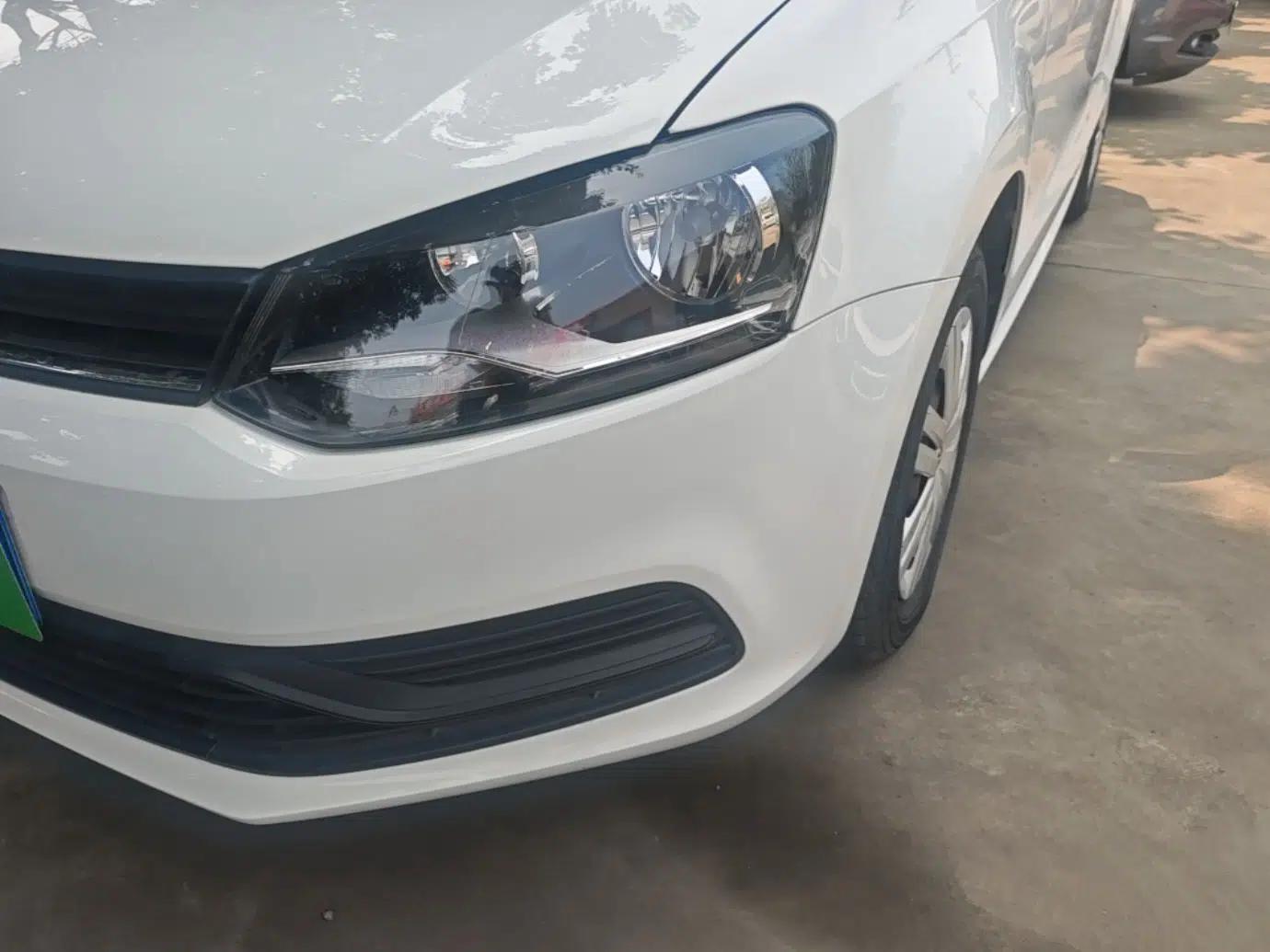 Volkswagen Polo 2016 1.4L Manual Fashion Model — миниатюра 8
