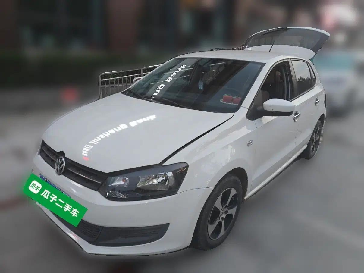 Volkswagen Polo 2013 1.4L Manual Fashion Edition — миниатюра 1