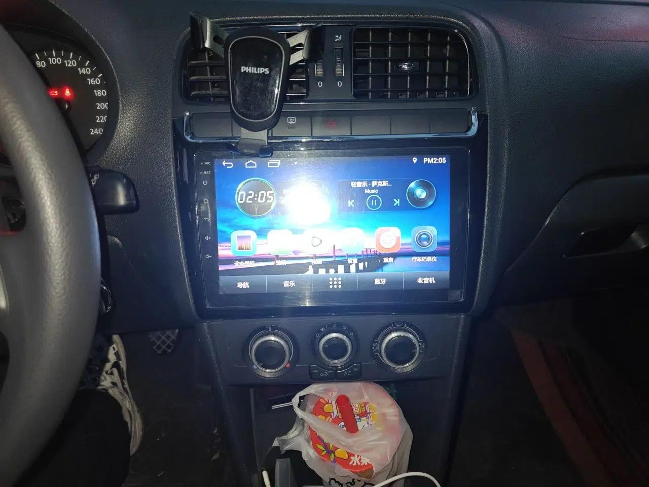 Volkswagen Polo 2013 1.4L Manual Fashion Edition — миниатюра 13