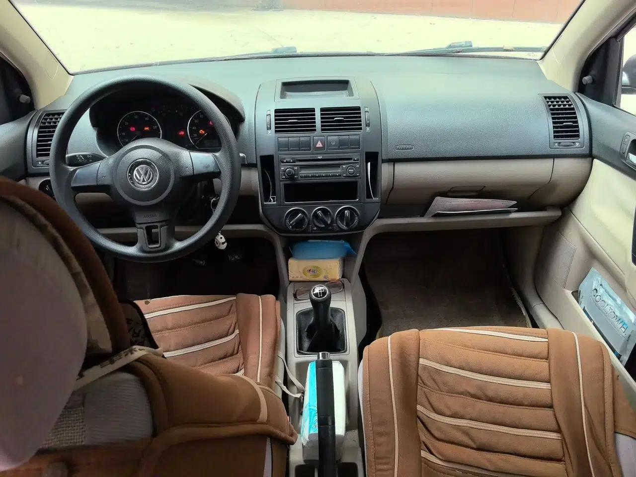 Volkswagen Polo 2011 Jingqu 1.4L Manual Sile Edition — миниатюра 9