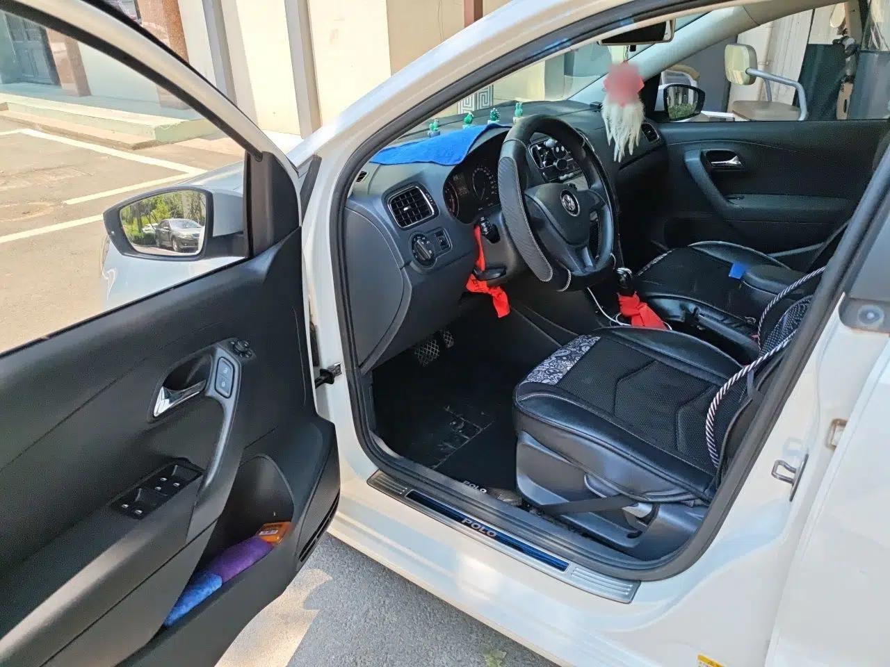 Volkswagen Polo 2014 1.6L Automatic Comfort Edition — миниатюра 16