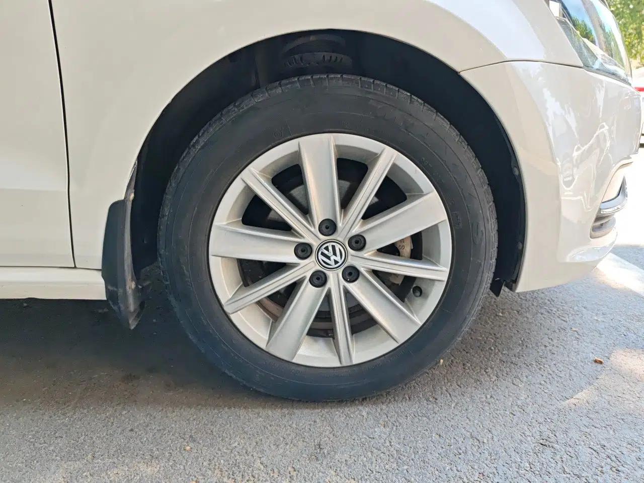 Volkswagen Polo 2014 1.6L Automatic Comfort Edition — миниатюра 8