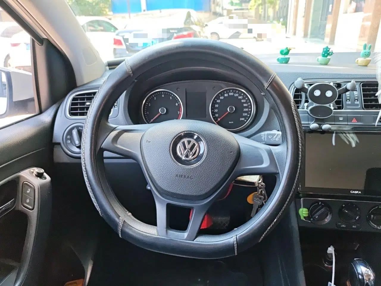 Volkswagen Polo 2014 1.6L Automatic Comfort Edition — миниатюра 10