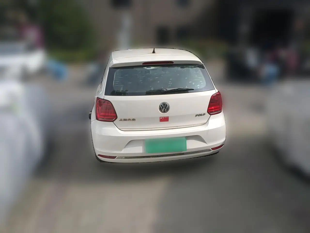 Volkswagen Polo 2014 1.4L Manual Fashion Edition — миниатюра 5
