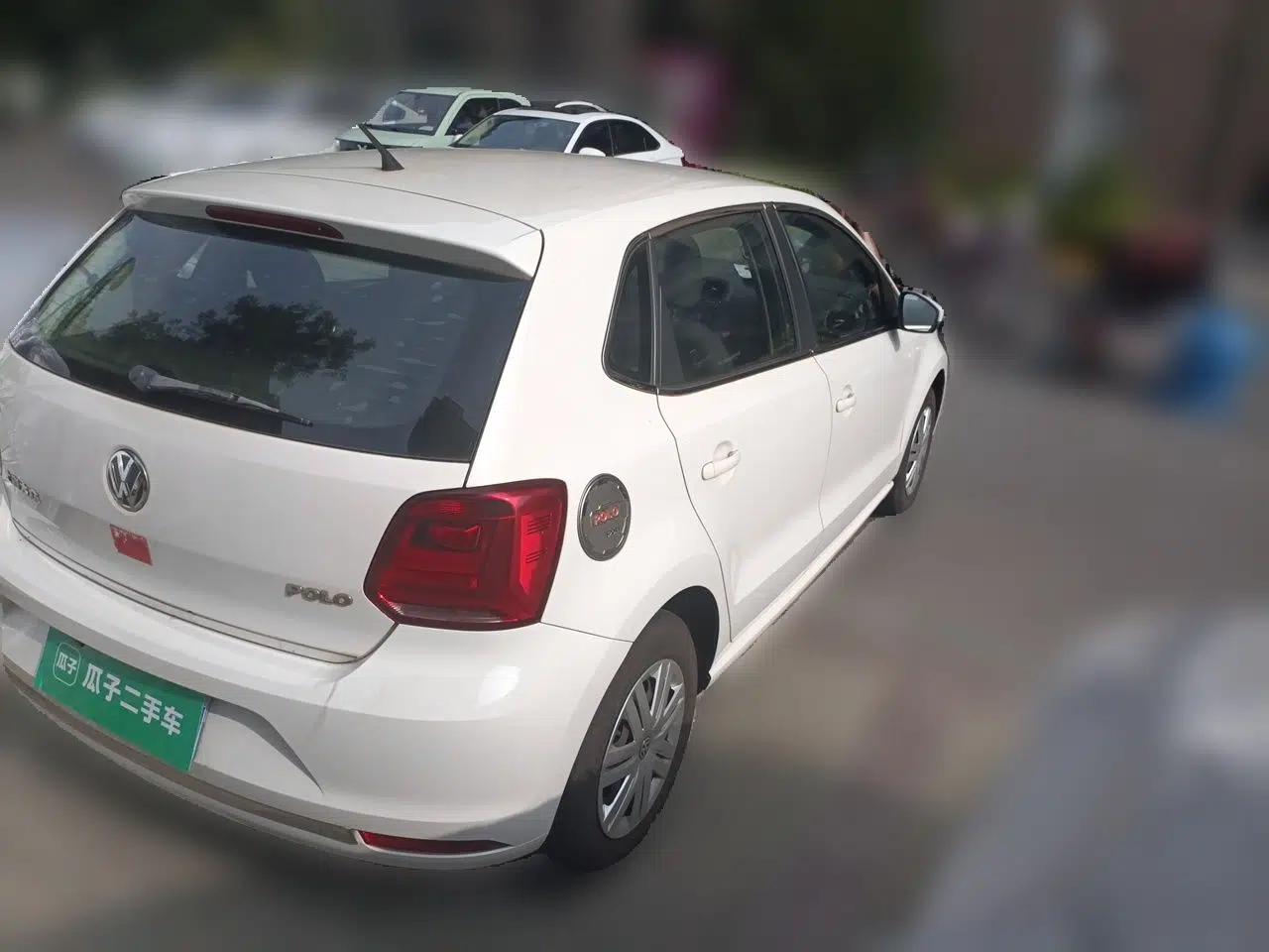 Volkswagen Polo 2014 1.4L Manual Fashion Edition — миниатюра 6