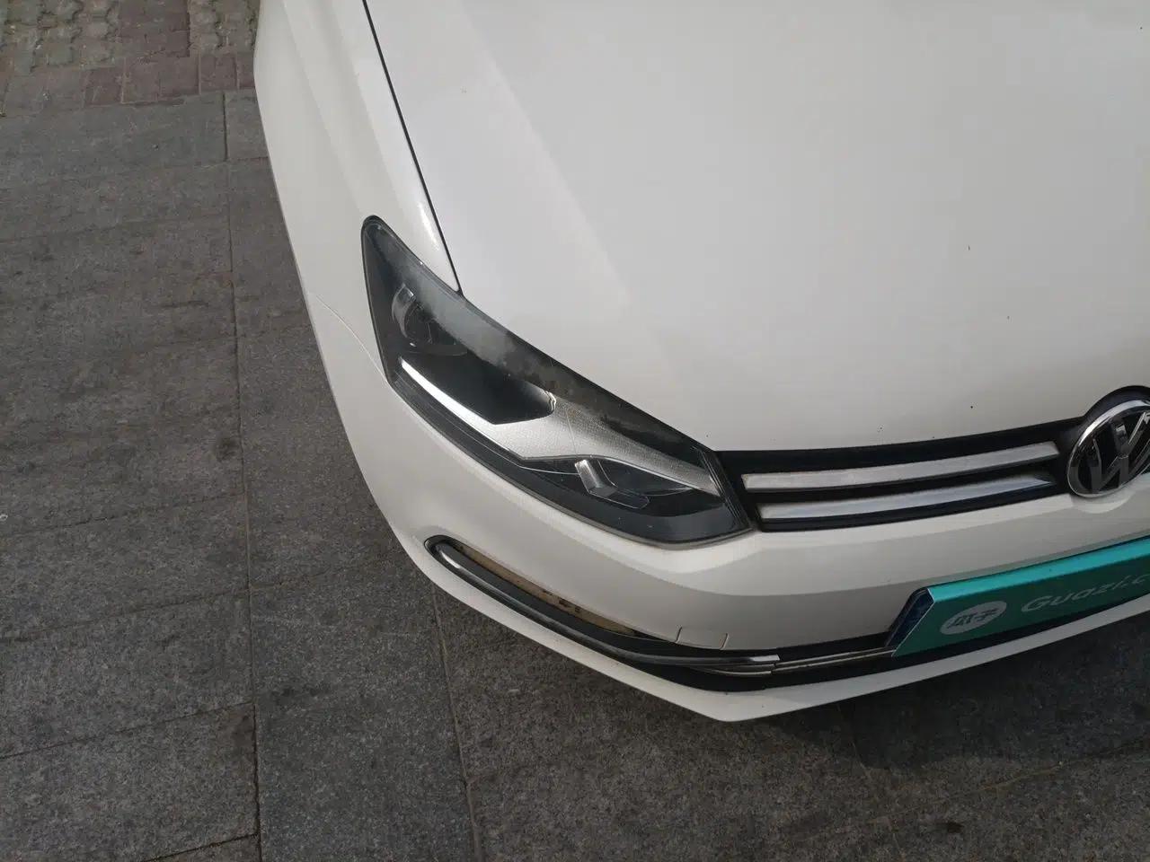 Volkswagen Polo 2014 1.4L Manual Fashion Edition — миниатюра 7