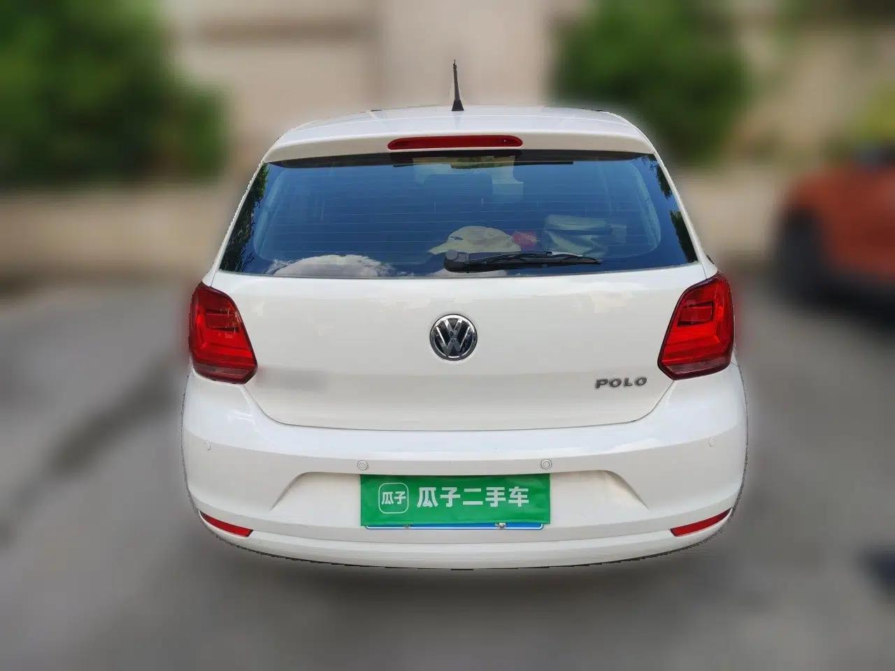 Volkswagen Polo 2016 1.4L Manual Fashion Model — миниатюра 5