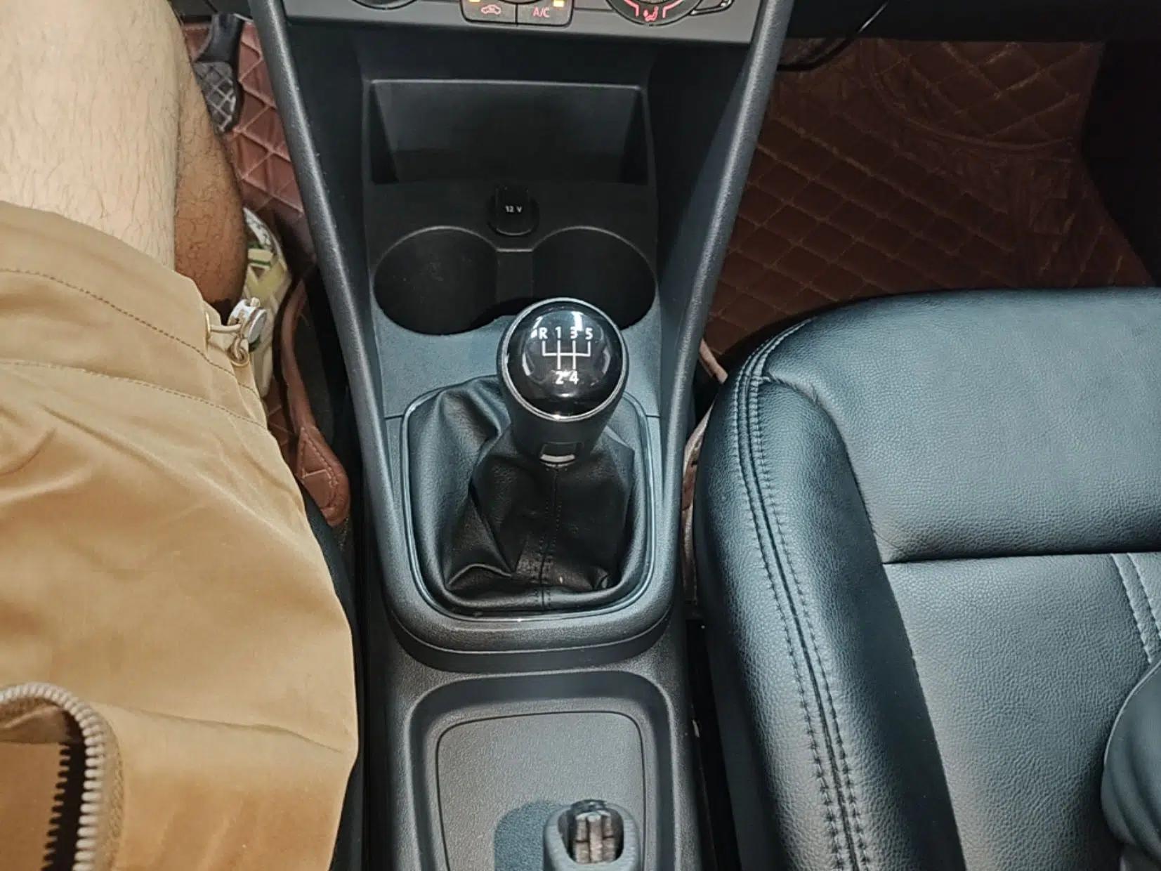 Volkswagen Polo 2016 1.4L Manual Fashion Model — миниатюра 16