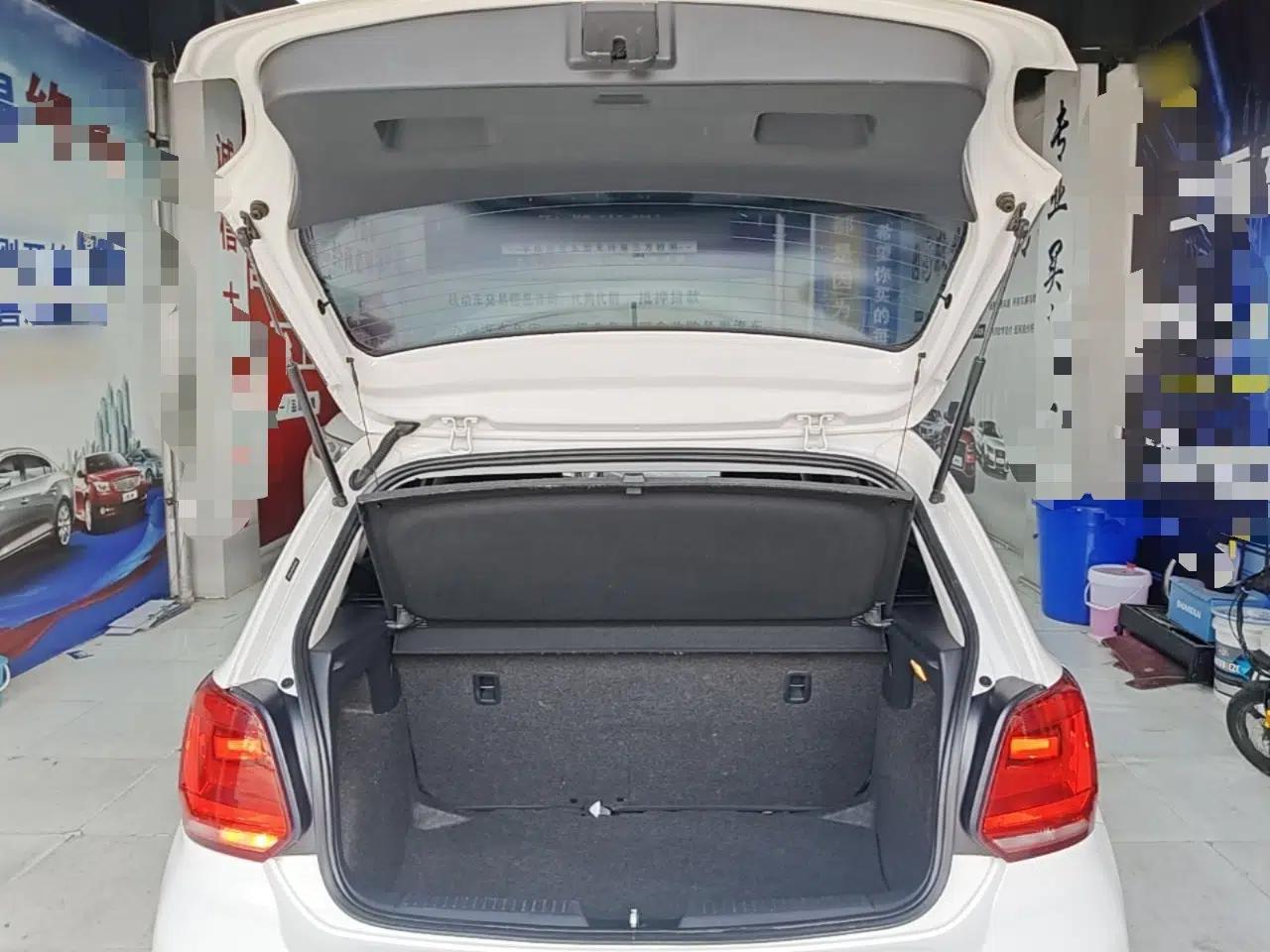 Volkswagen Polo 2016 1.4L Manual Fashion Model — миниатюра 22