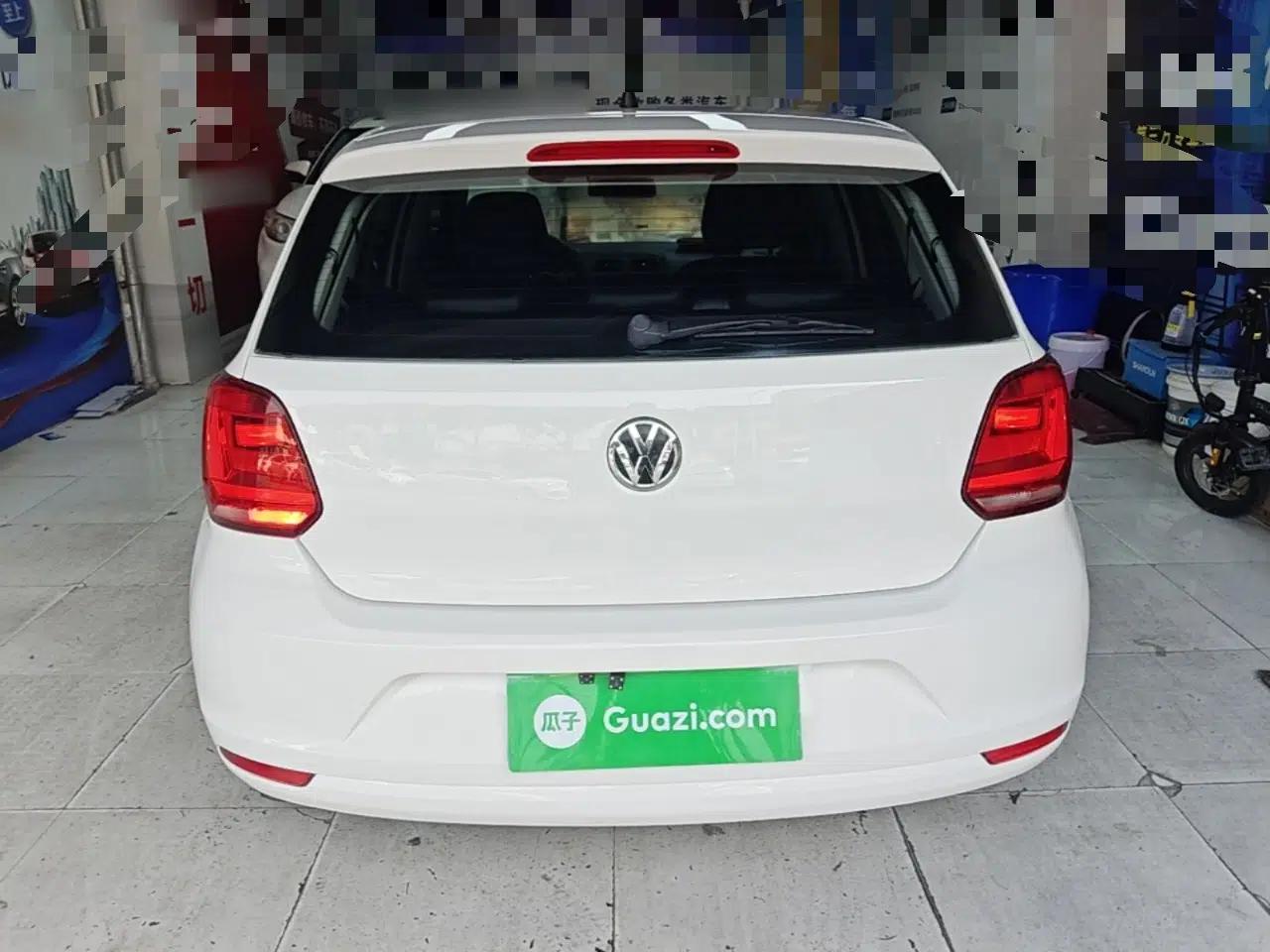 Volkswagen Polo 2016 1.4L Manual Fashion Model — миниатюра 5