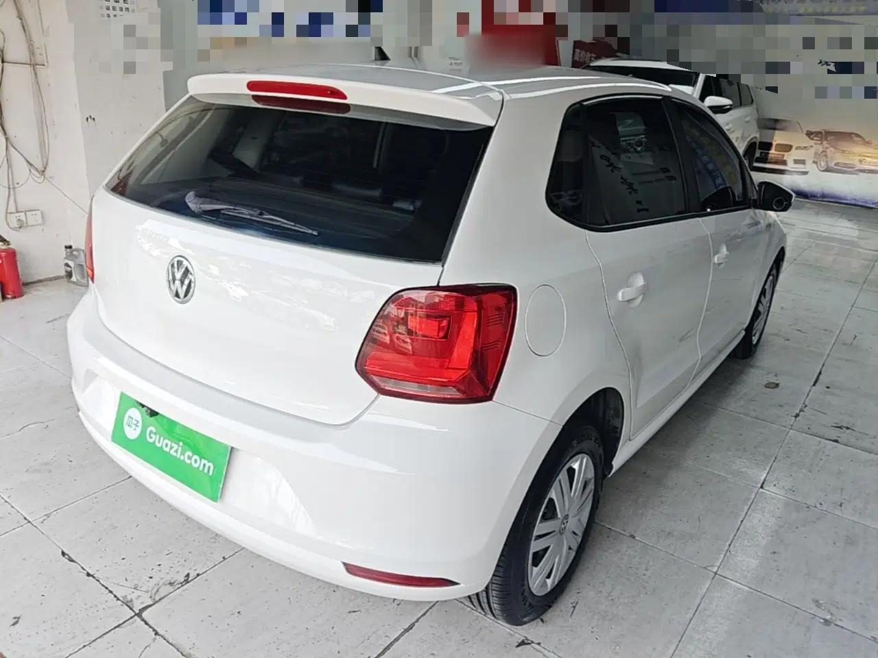 Volkswagen Polo 2016 1.4L Manual Fashion Model — миниатюра 6
