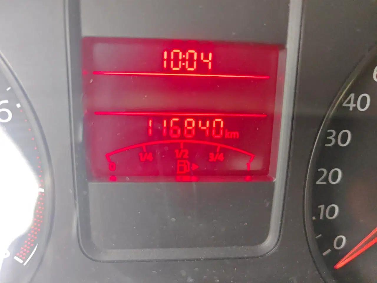 Volkswagen Polo 2013 1.6L Automatic Comfort Edition — миниатюра 12
