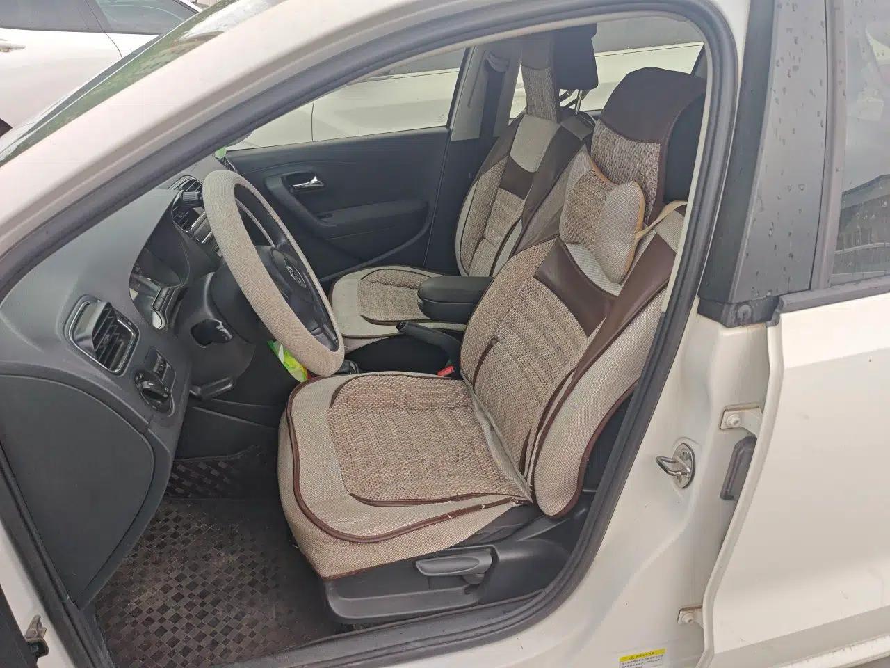Volkswagen Polo 2013 1.6L Automatic Comfort Edition — миниатюра 15
