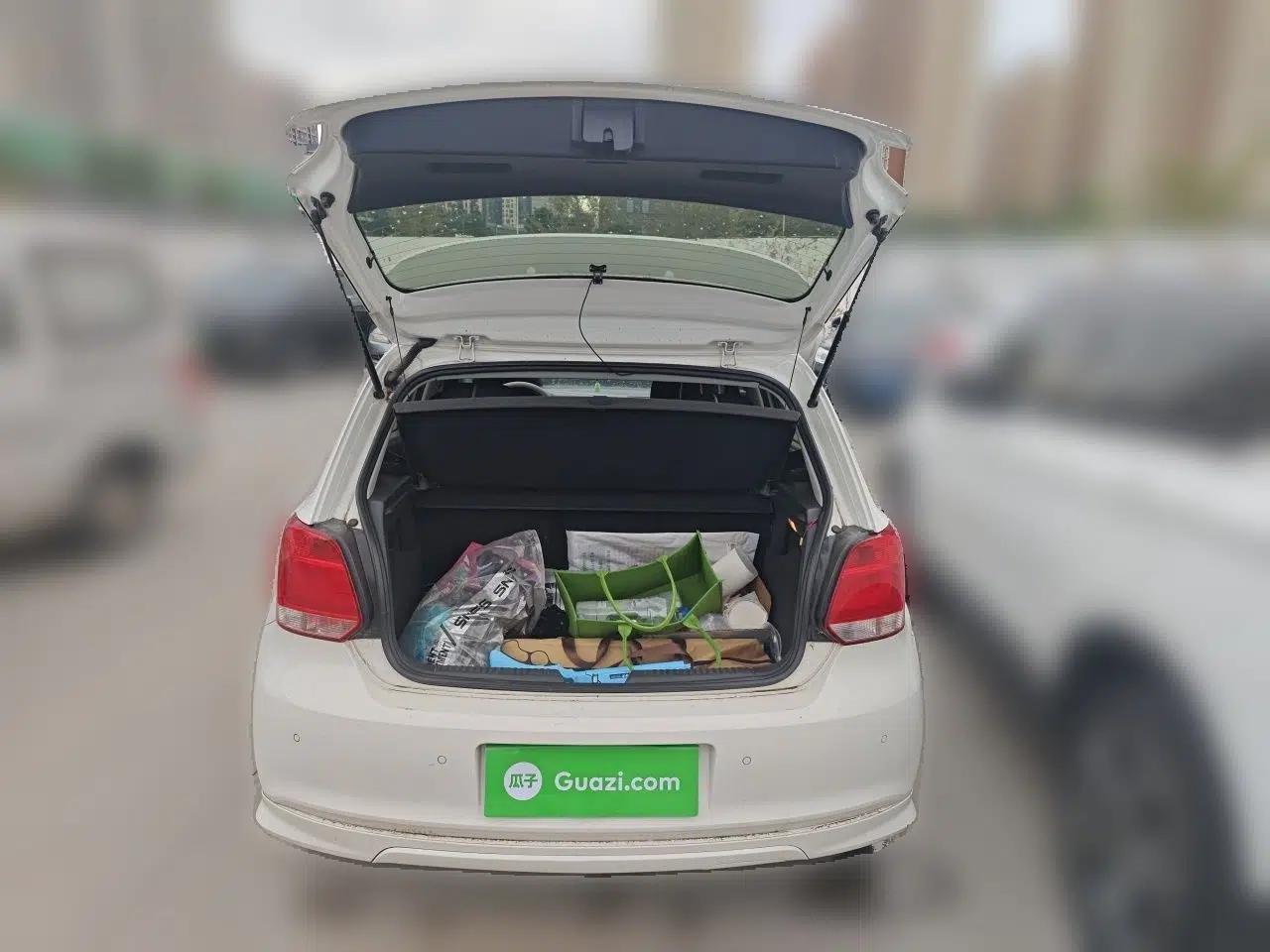 Volkswagen Polo 2013 1.6L Automatic Comfort Edition — миниатюра 19