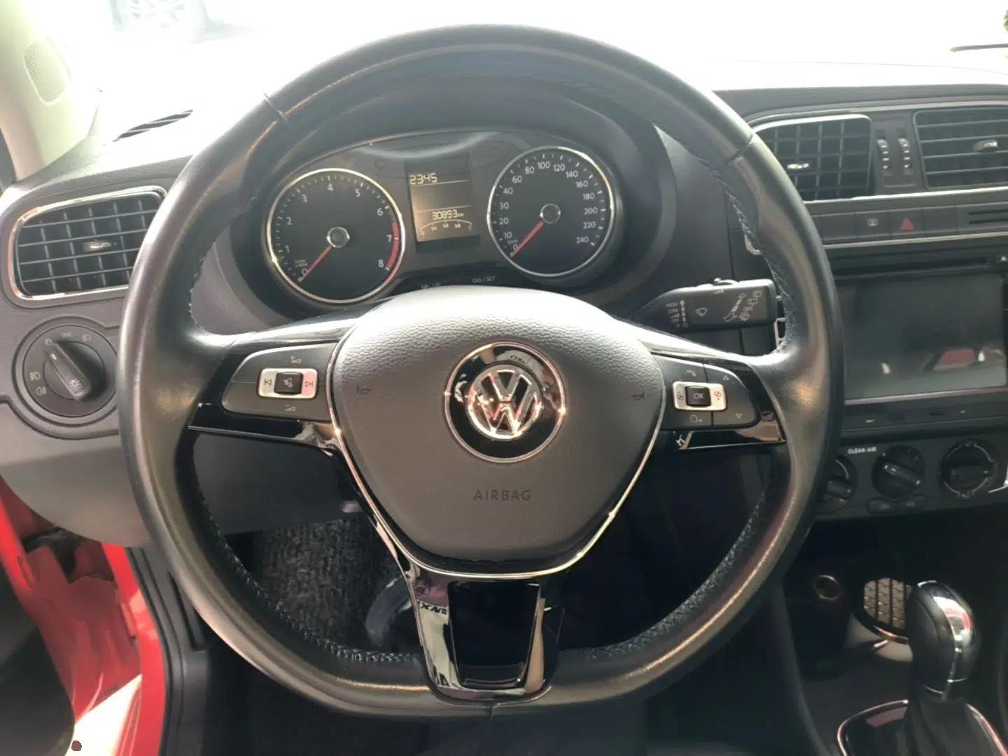 Volkswagen Polo 2016 1.6L Automatic Comfort Model — миниатюра 12