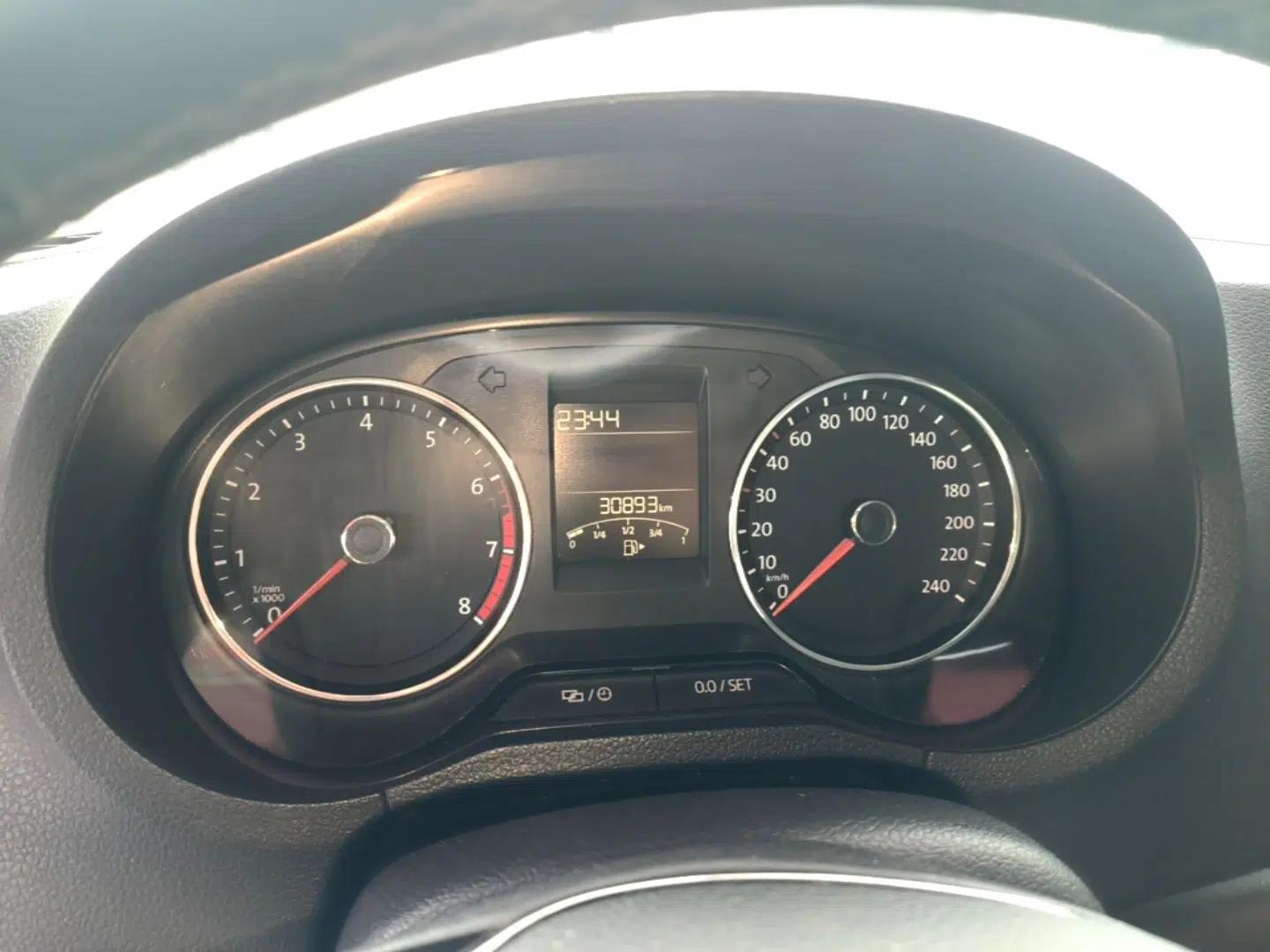 Volkswagen Polo 2016 1.6L Automatic Comfort Model — миниатюра 14