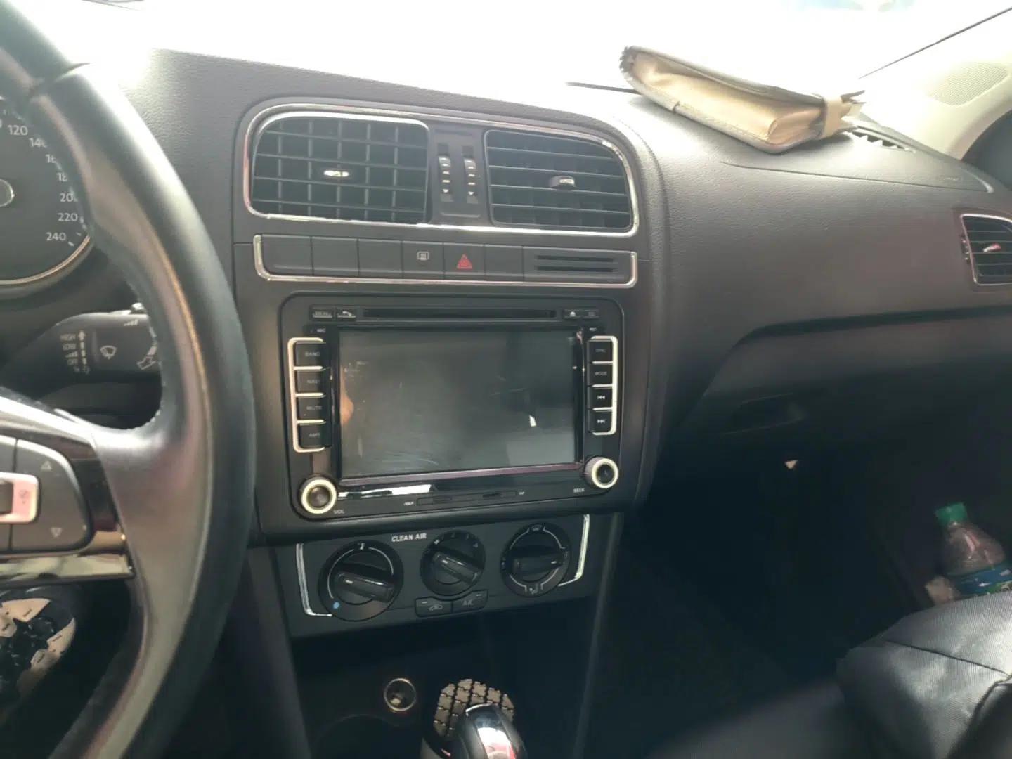 Volkswagen Polo 2016 1.6L Automatic Comfort Model — миниатюра 15