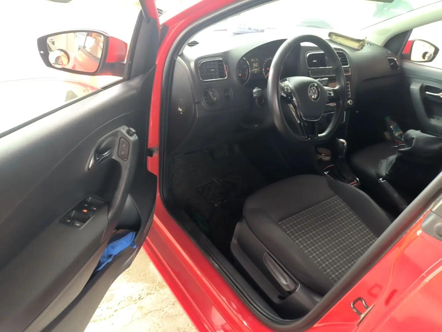 Volkswagen Polo 2016 1.6L Automatic Comfort Model — миниатюра 18