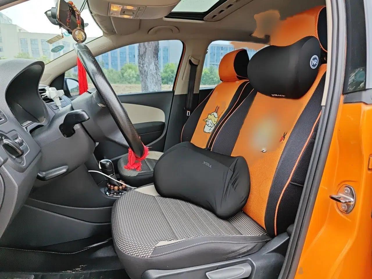Volkswagen Polo 2012 1.6L Cross Polo Automatic Transmission — миниатюра 14