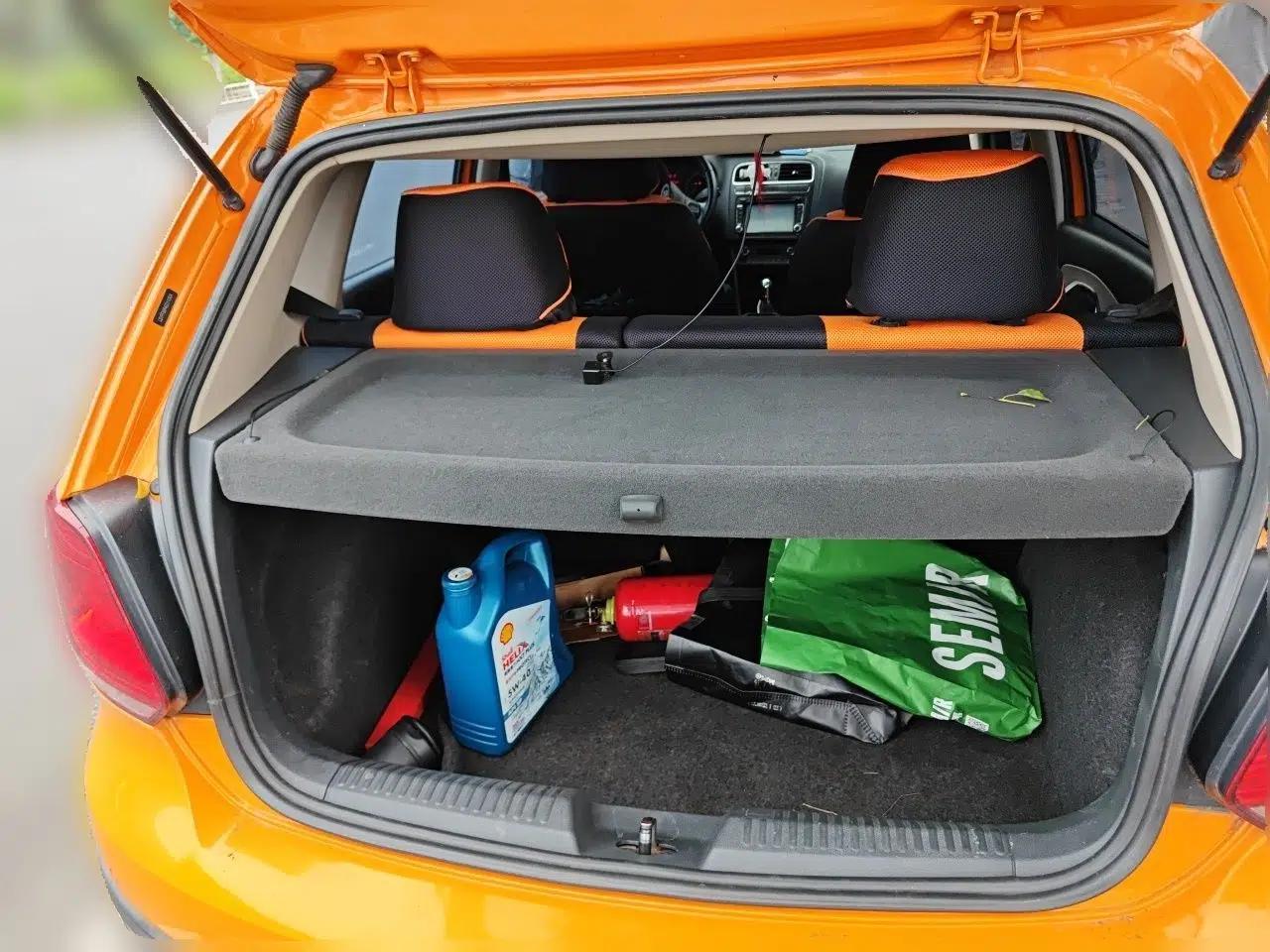 Volkswagen Polo 2012 1.6L Cross Polo Automatic Transmission — миниатюра 16