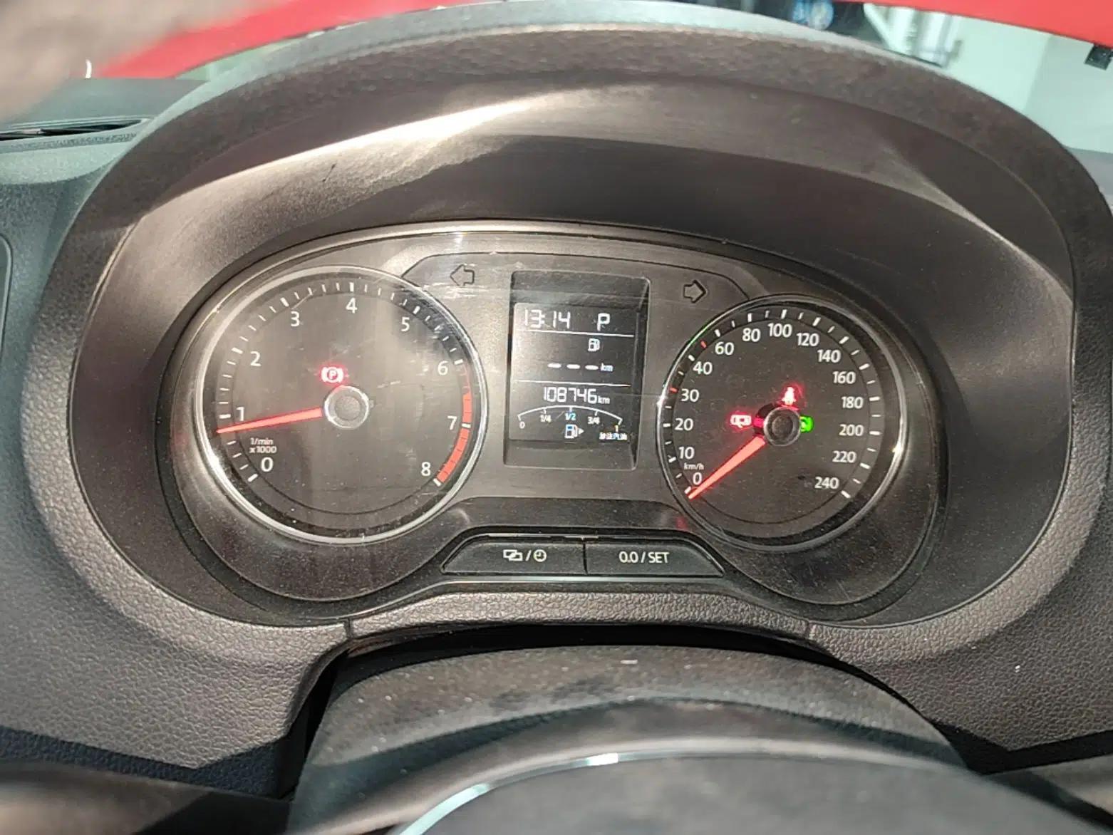 Volkswagen Polo 2016 1.6L Automatic Comfort Model — миниатюра 14