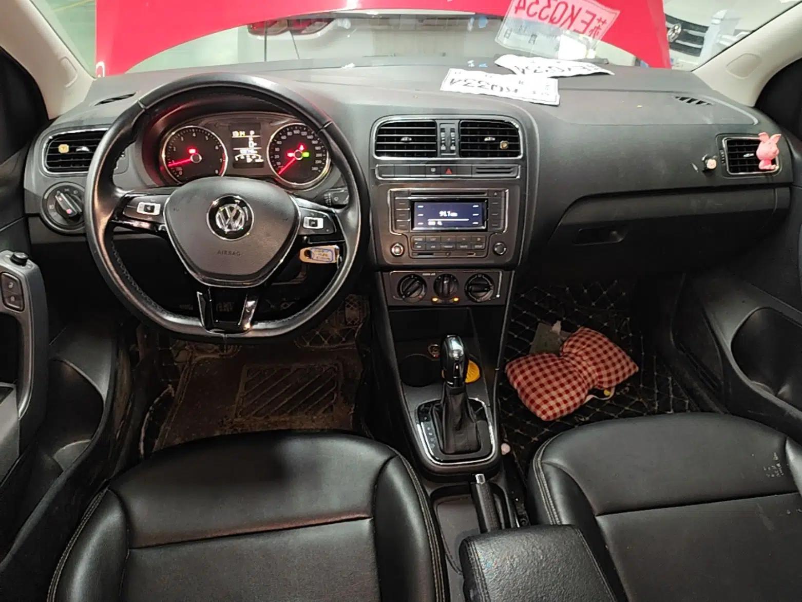 Volkswagen Polo 2016 1.6L Automatic Comfort Model — миниатюра 15