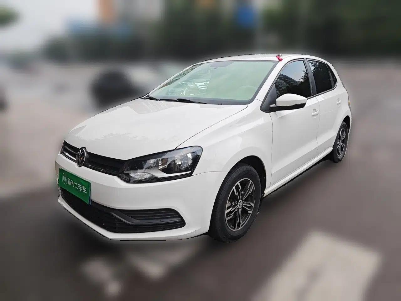 Volkswagen Polo 2018 1.5L Manual Drive-Comfort Model — миниатюра 1