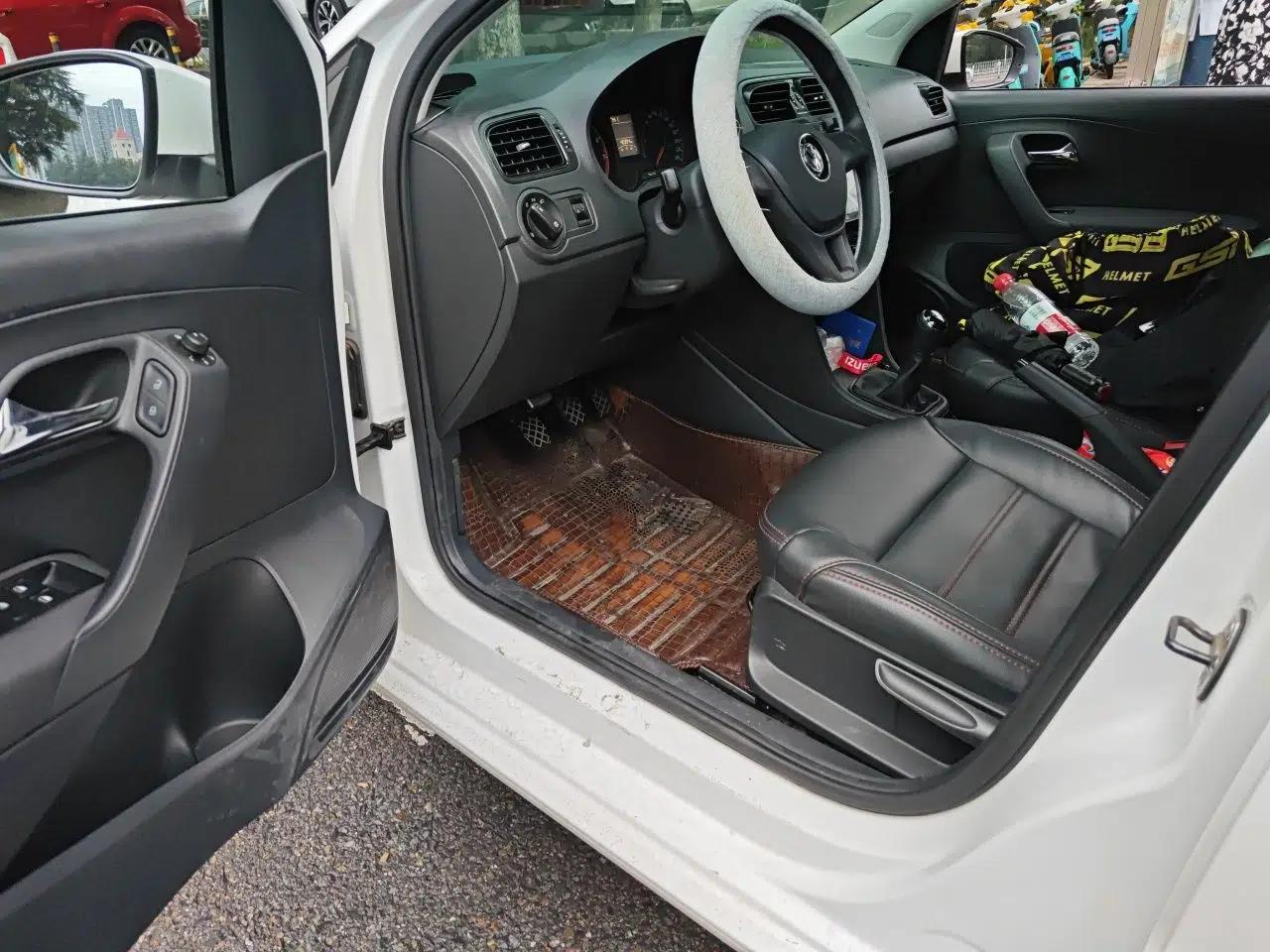 Volkswagen Polo 2018 1.5L Manual Drive-Comfort Model — миниатюра 13