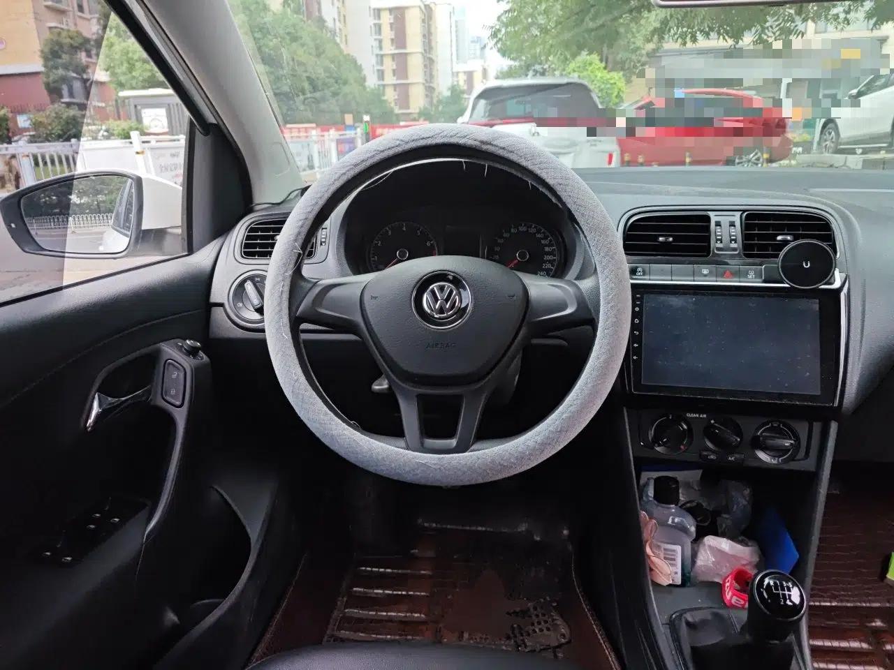 Volkswagen Polo 2018 1.5L Manual Drive-Comfort Model — миниатюра 7