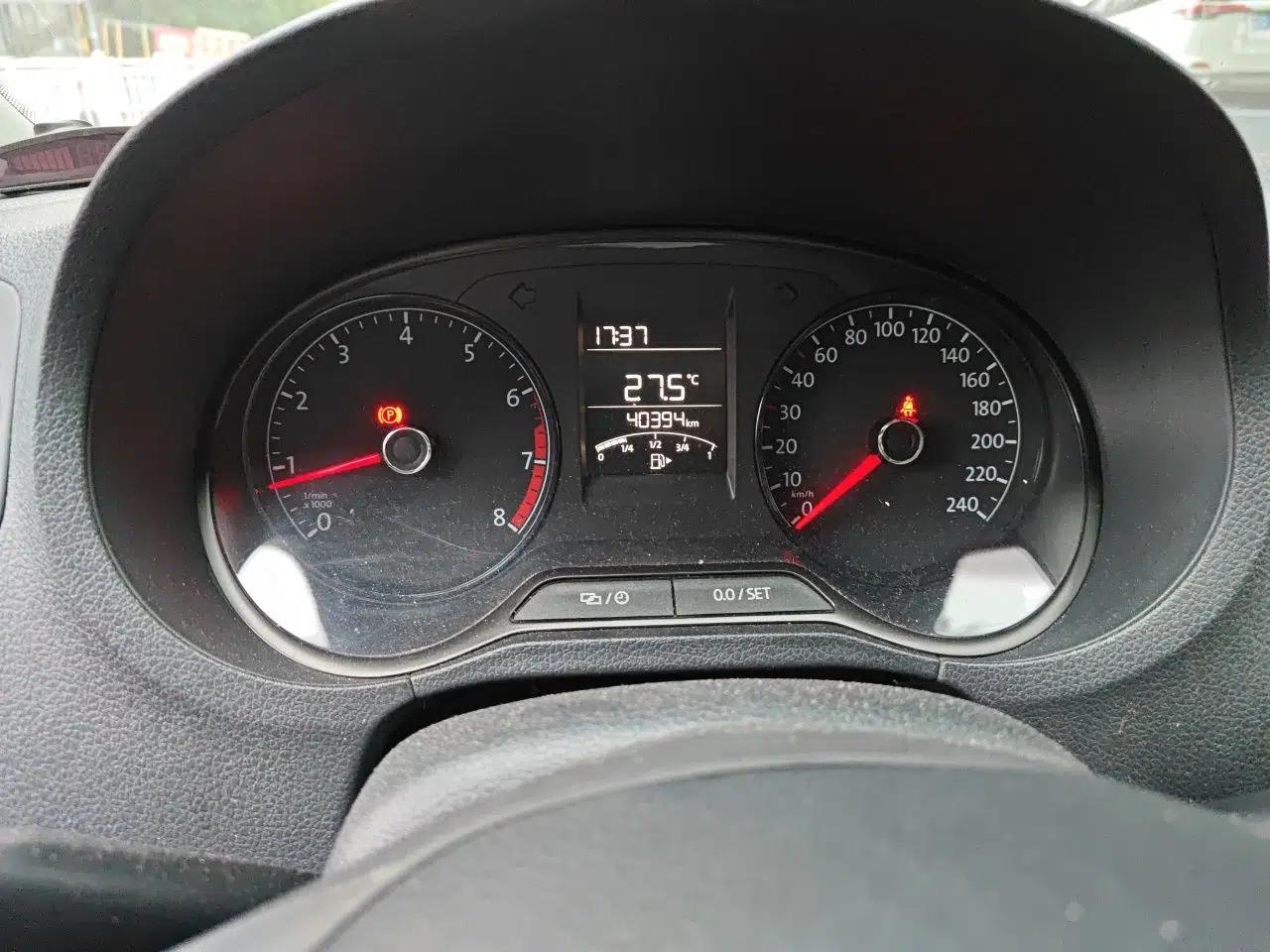 Volkswagen Polo 2018 1.5L Manual Drive-Comfort Model — миниатюра 8