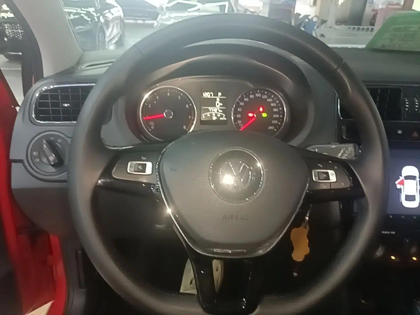 Volkswagen Polo 2016 1.6L Automatic Comfort Model — миниатюра 18