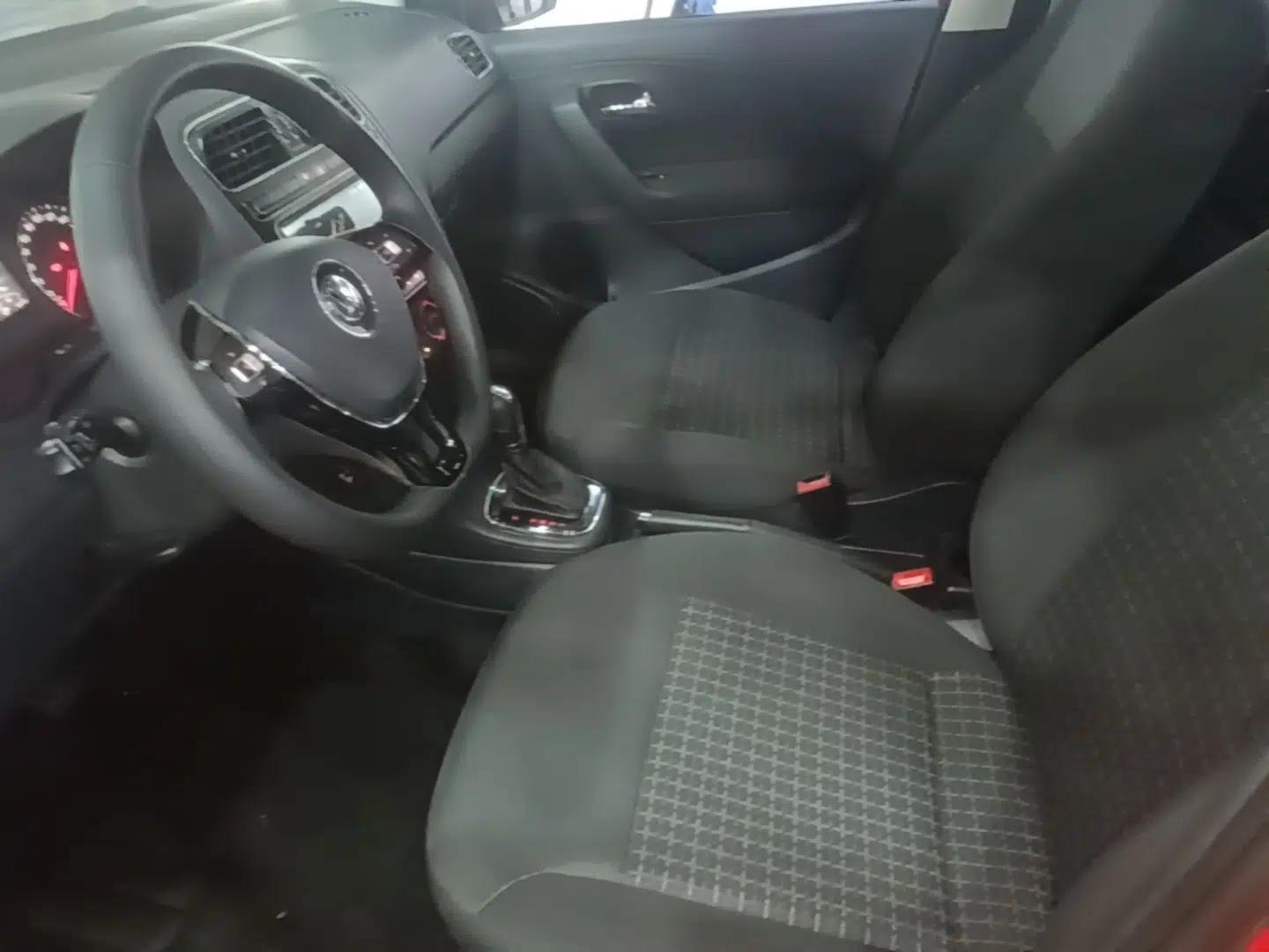 Volkswagen Polo 2016 1.6L Automatic Comfort Model — миниатюра 22