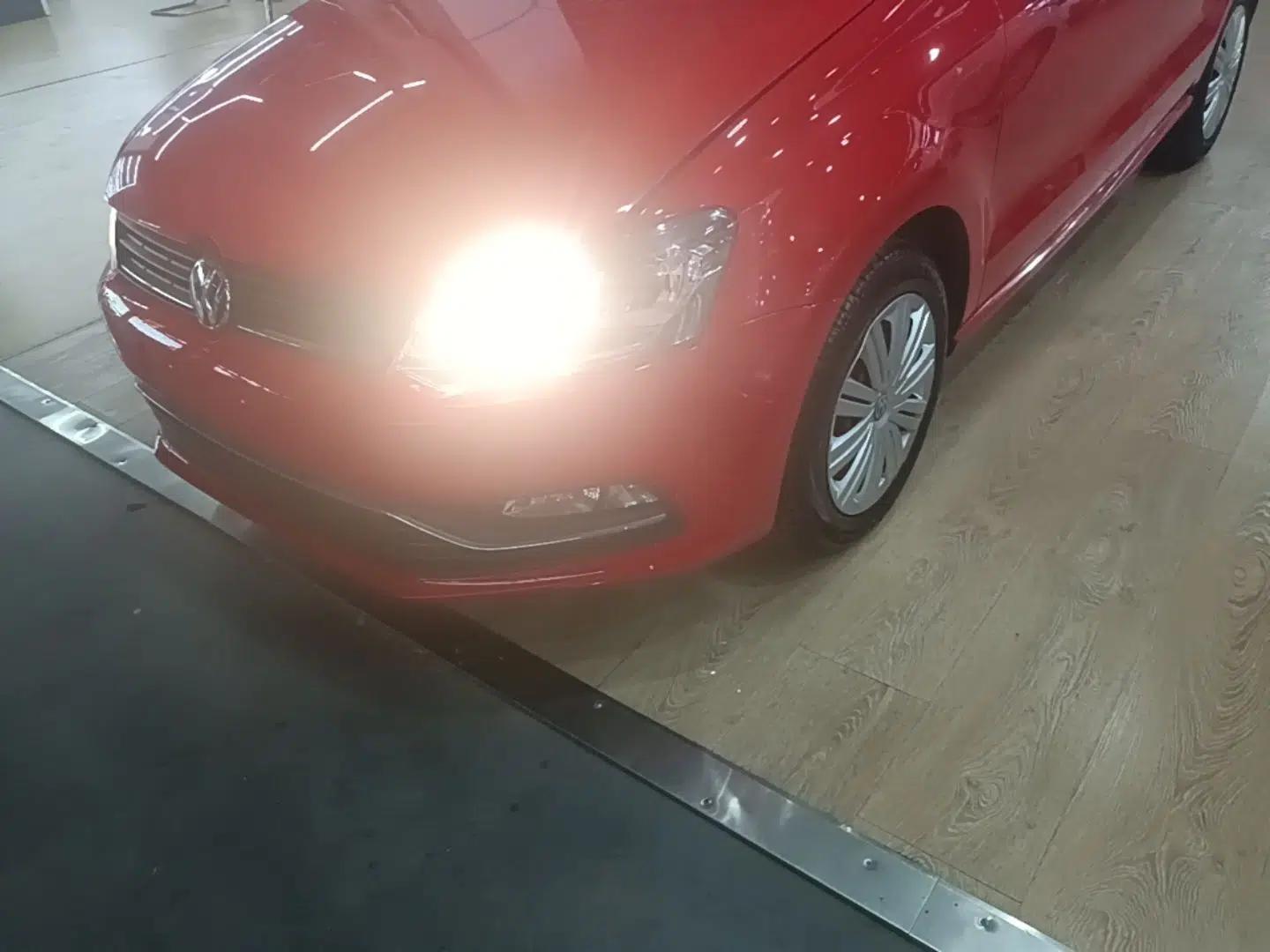 Volkswagen Polo 2016 1.6L Automatic Comfort Model — миниатюра 8