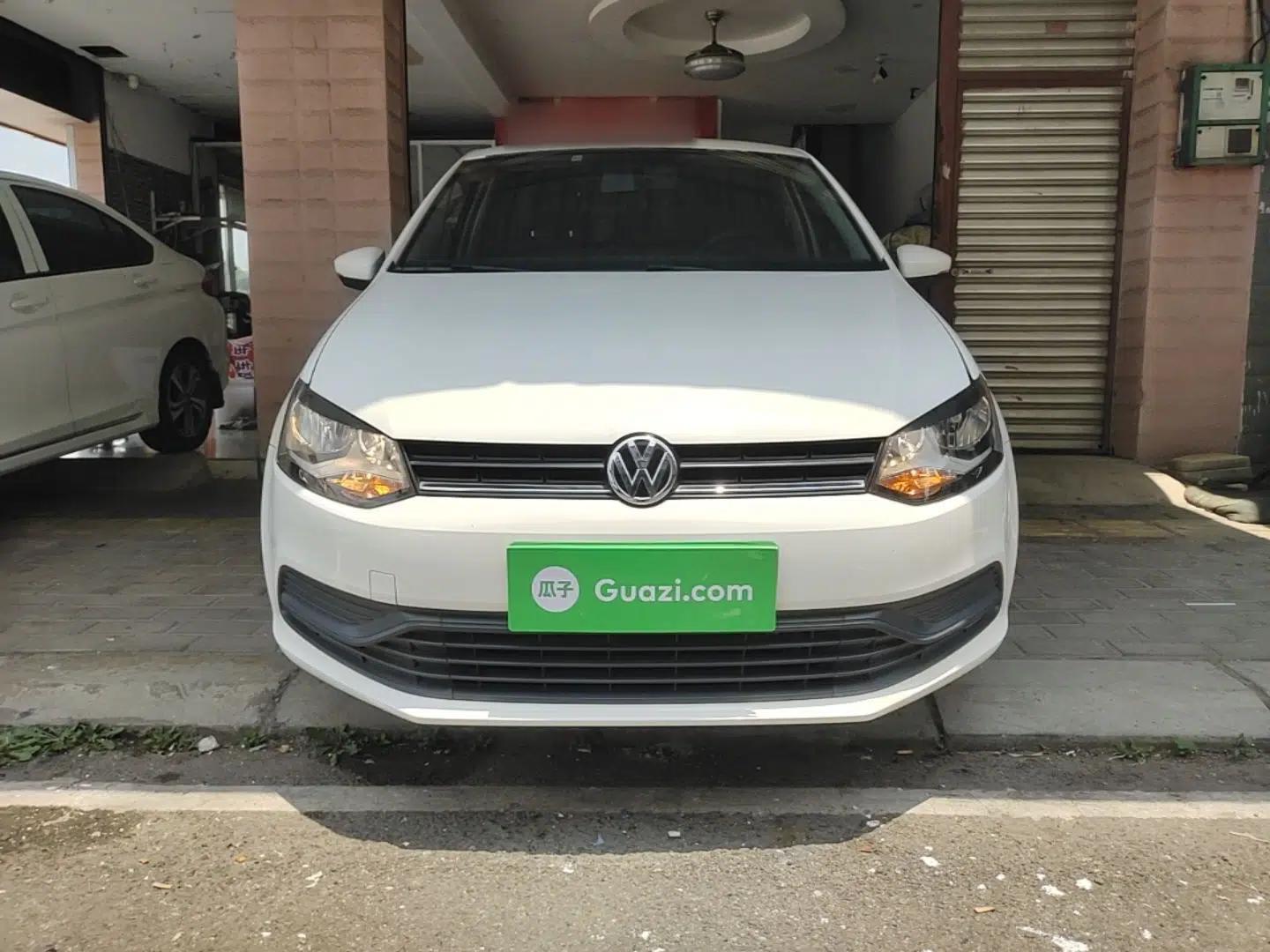 Volkswagen Polo 2018 1.5L Manual Drive-Comfort Model — миниатюра 2