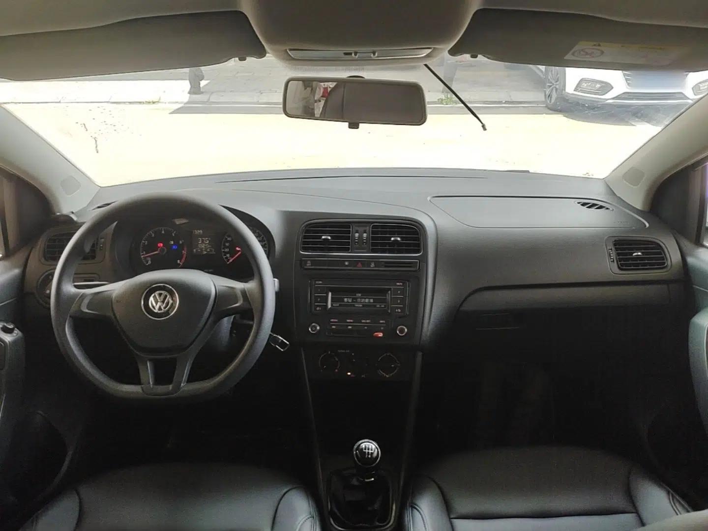 Volkswagen Polo 2018 1.5L Manual Drive-Comfort Model — миниатюра 12
