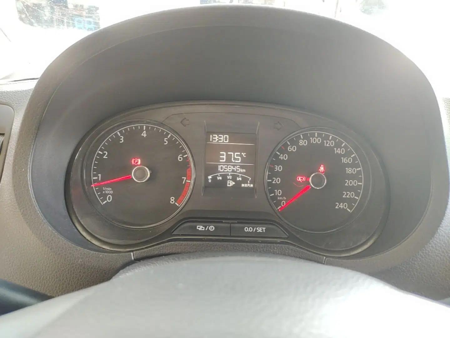 Volkswagen Polo 2018 1.5L Manual Drive-Comfort Model — миниатюра 14
