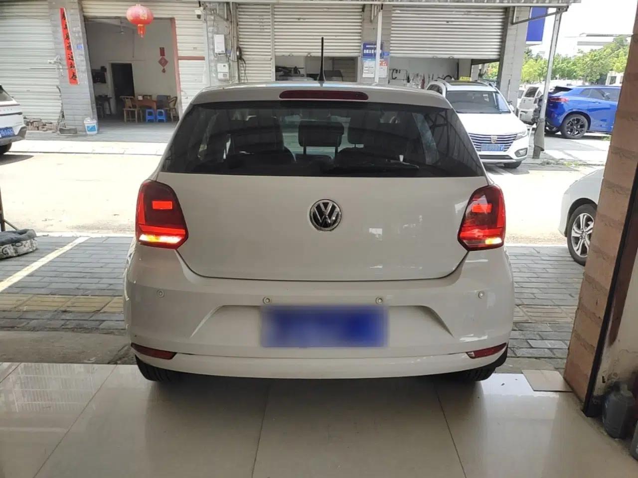 Volkswagen Polo 2018 1.5L Manual Drive-Comfort Model — миниатюра 5