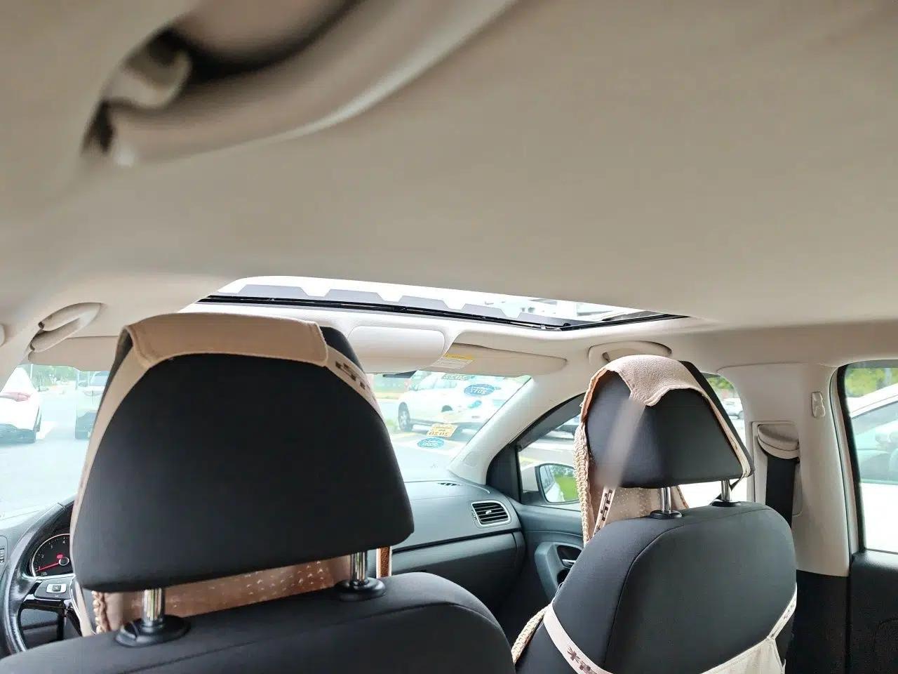 Volkswagen Polo 2016 1.6L Manual Comfort Model — миниатюра 15