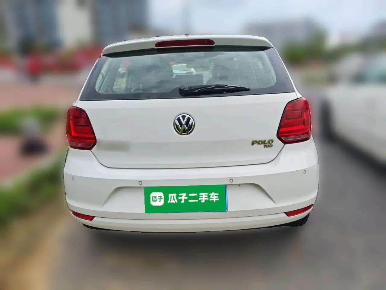 Volkswagen Polo 2016 1.6L Manual Comfort Model — миниатюра 3